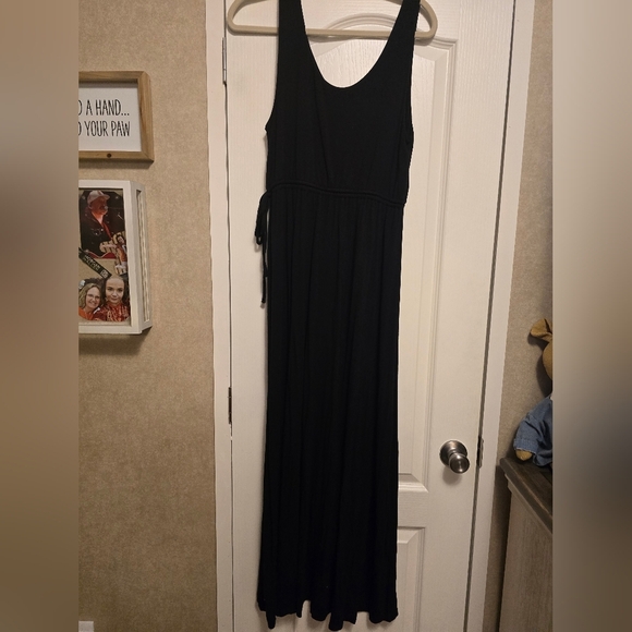 Nicole Miller Dresses & Skirts - Ladies Lg Nicole Miller Black Sleeveless Maxi Dress